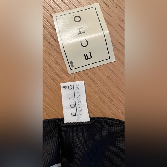 New! Echo Winterthur Museum Collection Silk Scarf Gloves Pattern 35x35 - Picture 12 of 12